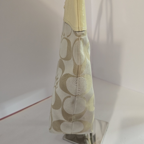 Coach shoulder bag 13x12x4 - Picture 15 of 16